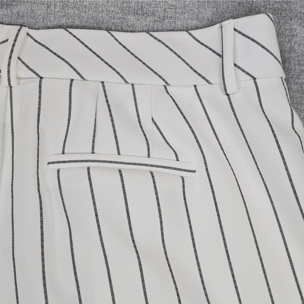 NWT Torrid Shorts Womens Size 16 White Black Pinstrip Twill Tailored Classic - Picture 6 of 11